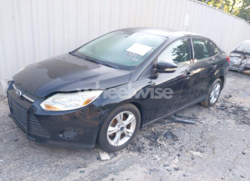 Photo 2 of 2014 Ford Focus SE (VIN 1FADP3F24EL268522)