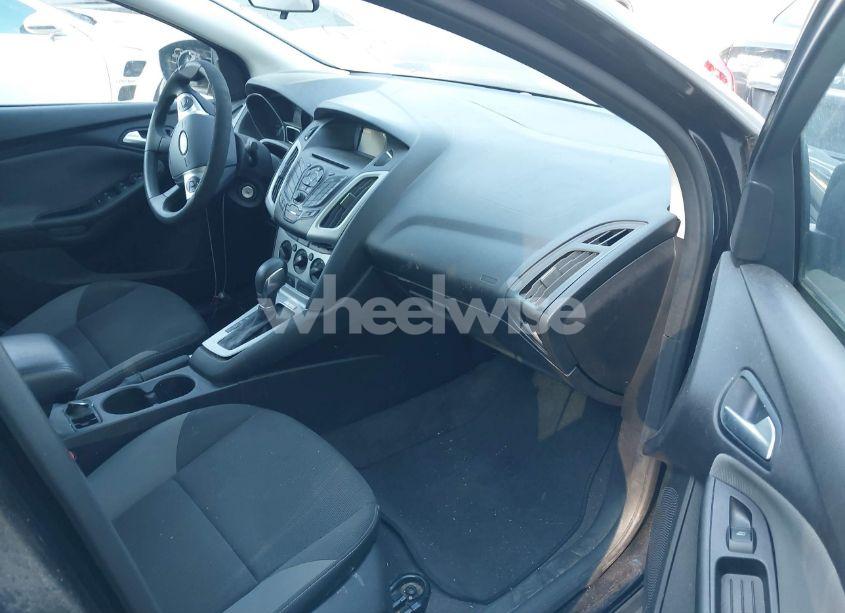 Photo 5 of 2014 Ford Focus SE (VIN 1FADP3F24EL268522)