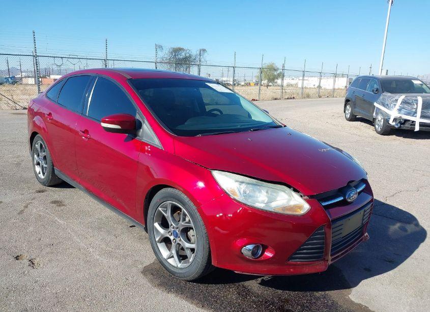 2014 Ford Focus SE (VIN 1FADP3F24EL276619) main photo