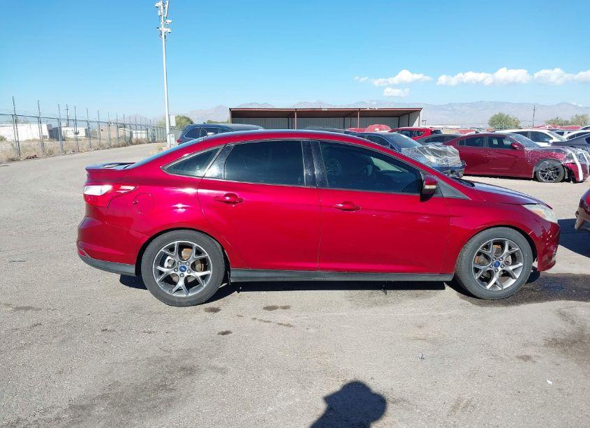 Photo 14 of 2014 Ford Focus SE (VIN 1FADP3F24EL276619)