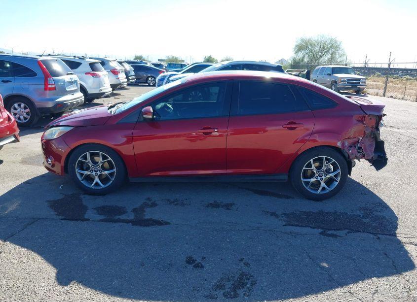 Photo 15 of 2014 Ford Focus SE (VIN 1FADP3F24EL276619)