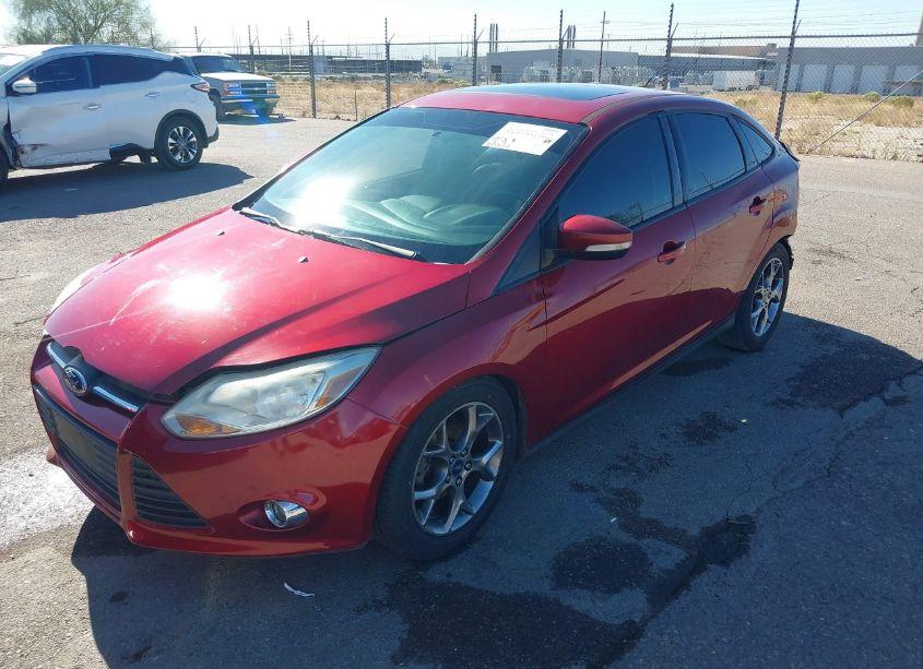 Photo 2 of 2014 Ford Focus SE (VIN 1FADP3F24EL276619)