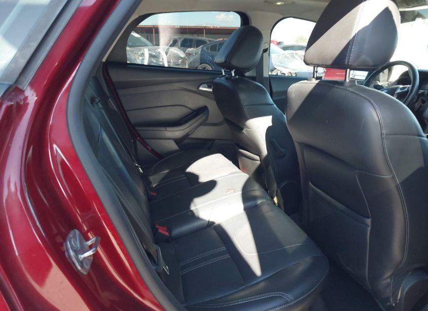 Photo 8 of 2014 Ford Focus SE (VIN 1FADP3F24EL276619)