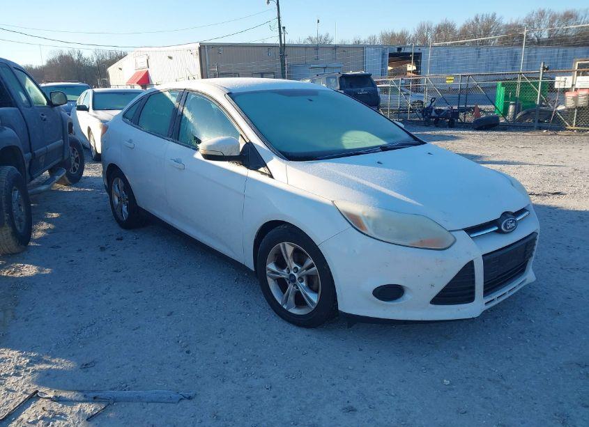 2014 Ford Focus SE (VIN 1FADP3F24EL282906) main photo