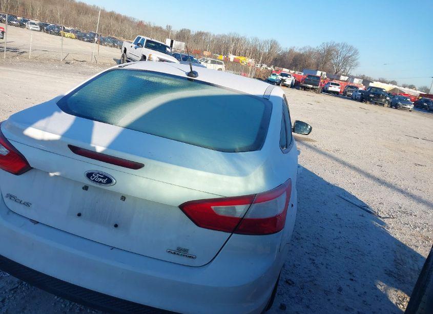 Photo 4 of 2014 Ford Focus SE (VIN 1FADP3F24EL282906)