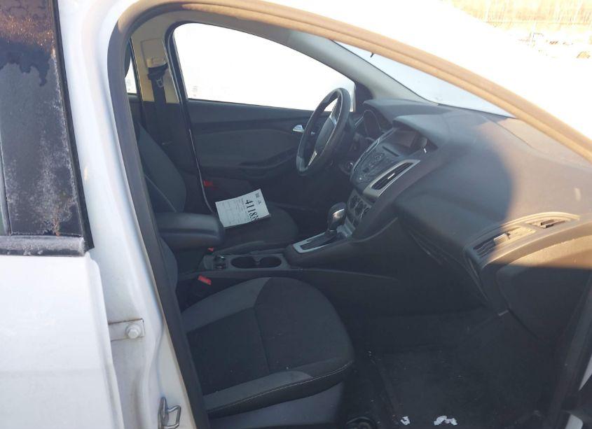 Photo 5 of 2014 Ford Focus SE (VIN 1FADP3F24EL282906)