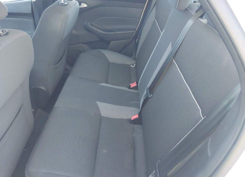 Photo 8 of 2014 Ford Focus SE (VIN 1FADP3F24EL282906)