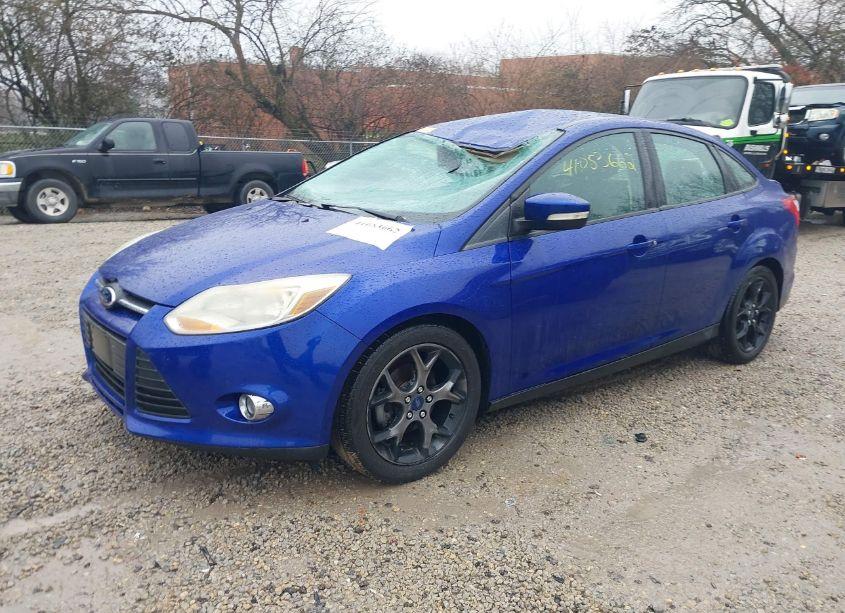 Photo 2 of 2014 Ford Focus SE (VIN 1FADP3F24EL283344)