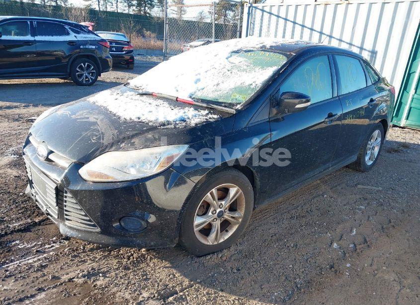 Photo 2 of 2014 Ford Focus SE (VIN 1FADP3F24EL295381)