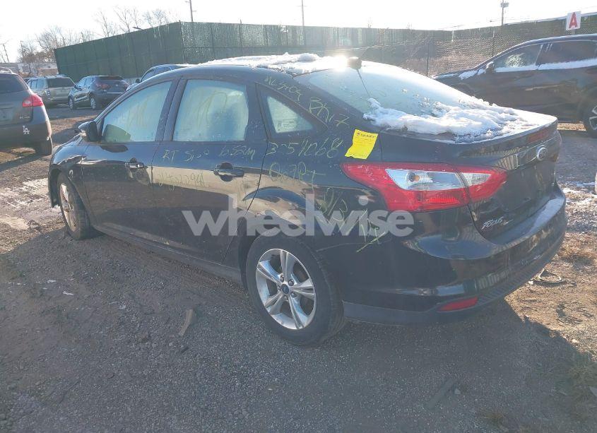 Photo 3 of 2014 Ford Focus SE (VIN 1FADP3F24EL295381)