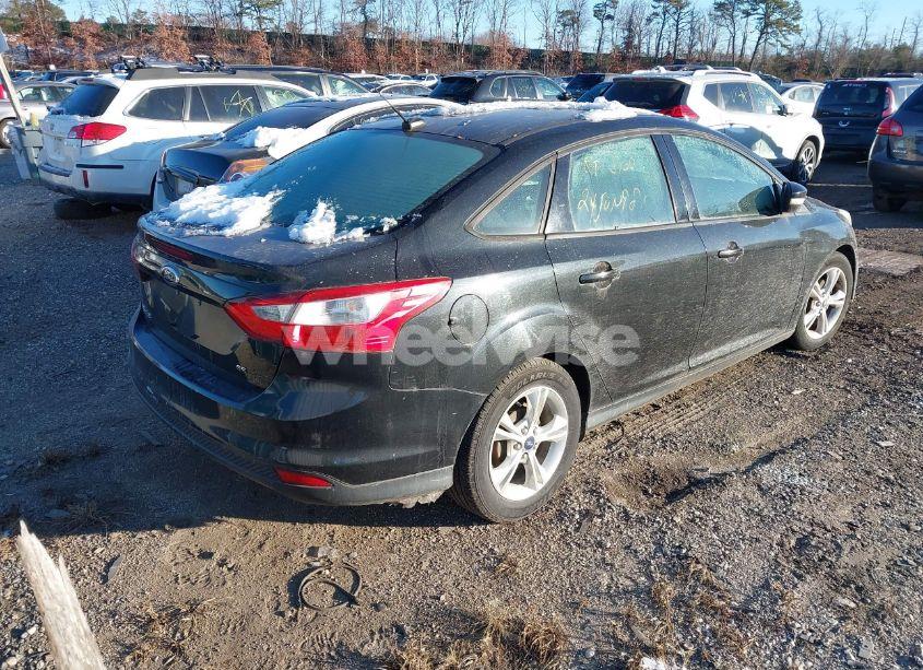 Photo 4 of 2014 Ford Focus SE (VIN 1FADP3F24EL295381)
