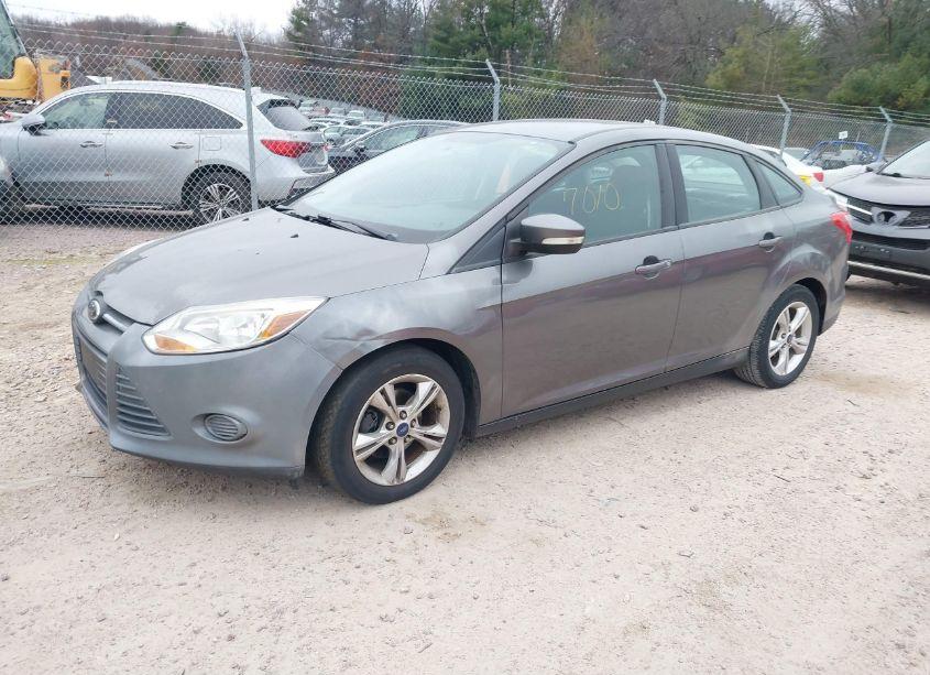 Photo 2 of 2014 Ford Focus SE (VIN 1FADP3F24EL305794)