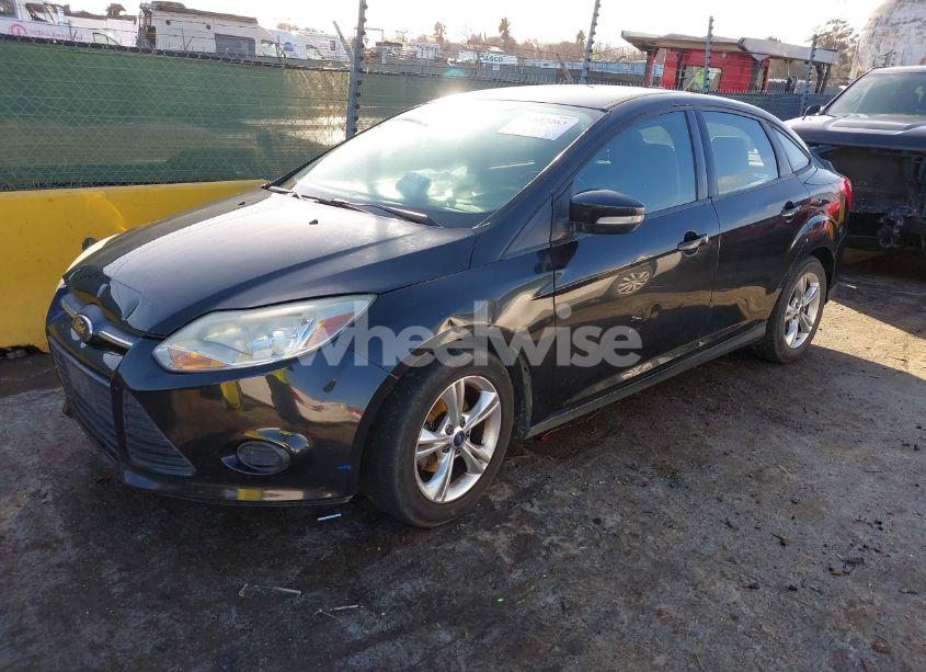 Photo 2 of 2014 Ford Focus SE (VIN 1FADP3F24EL306041)
