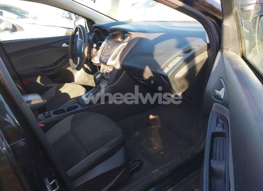 Photo 5 of 2014 Ford Focus SE (VIN 1FADP3F24EL306041)