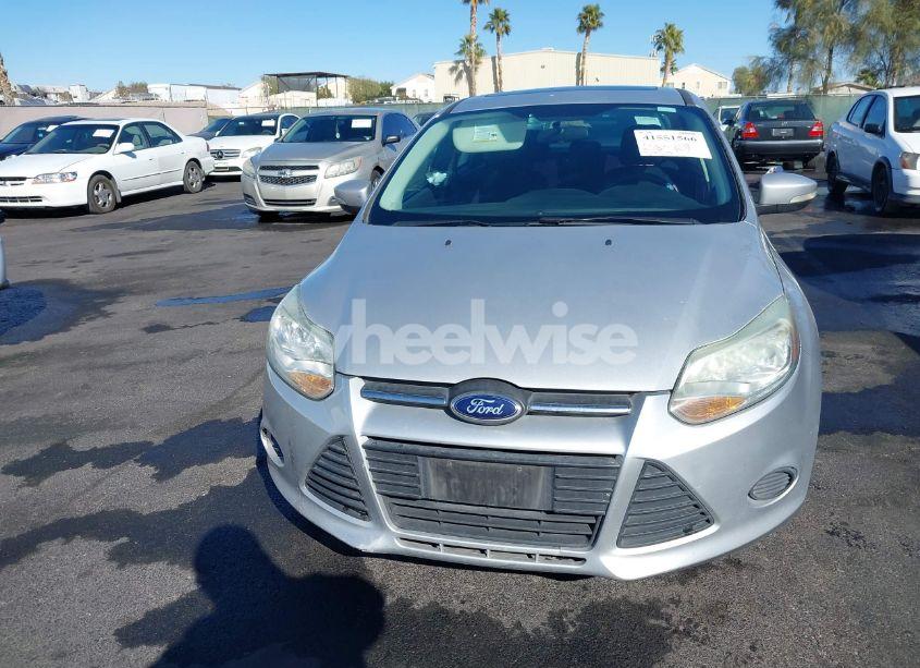 Photo 12 of 2014 Ford Focus SE (VIN 1FADP3F24EL312566)