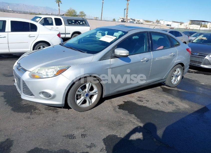 Photo 2 of 2014 Ford Focus SE (VIN 1FADP3F24EL312566)