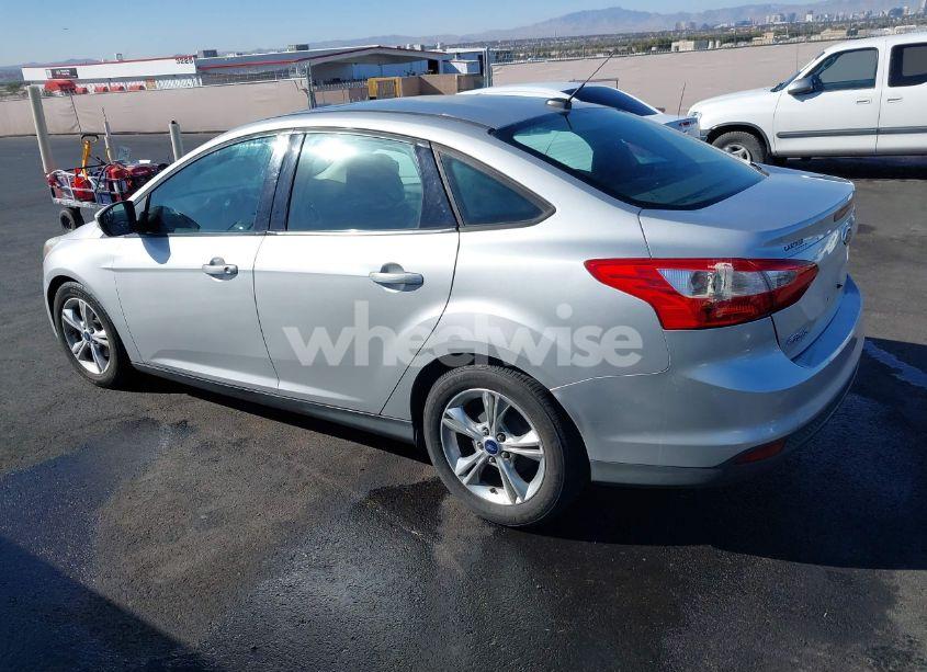 Photo 3 of 2014 Ford Focus SE (VIN 1FADP3F24EL312566)