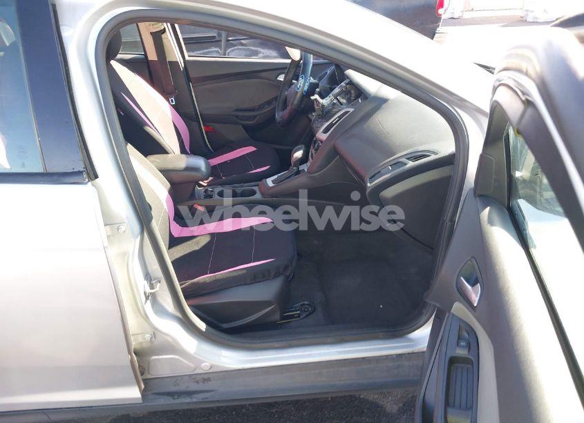 Photo 5 of 2014 Ford Focus SE (VIN 1FADP3F24EL312566)