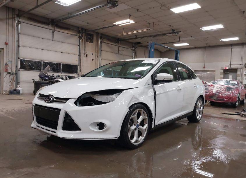 Photo 2 of 2014 Ford Focus SE (VIN 1FADP3F24EL318528)