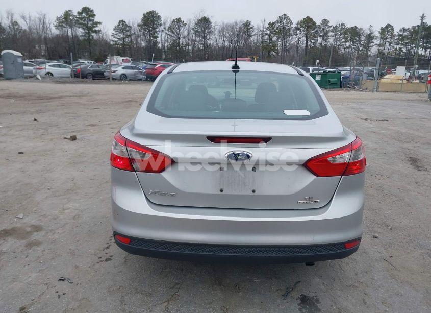 Photo 16 of 2014 Ford Focus SE (VIN 1FADP3F24EL323373)