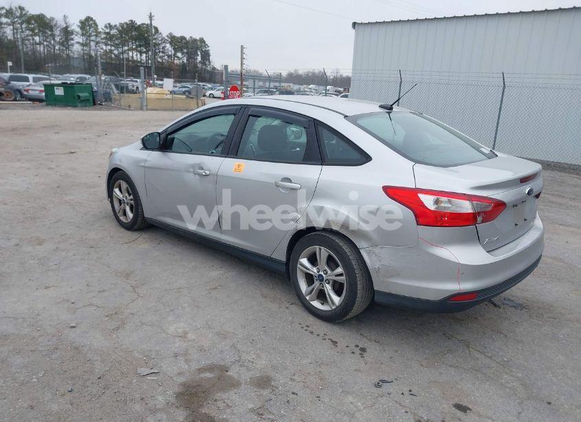 Photo 3 of 2014 Ford Focus SE (VIN 1FADP3F24EL323373)