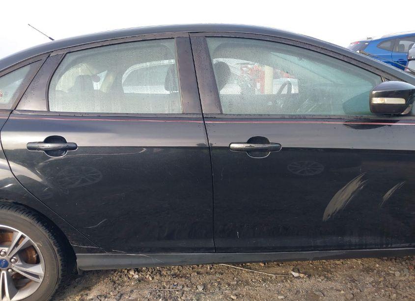 Photo 13 of 2014 Ford Focus SE (VIN 1FADP3F24EL329500)