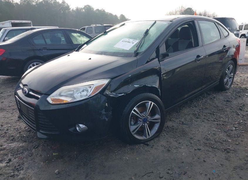 Photo 2 of 2014 Ford Focus SE (VIN 1FADP3F24EL329500)