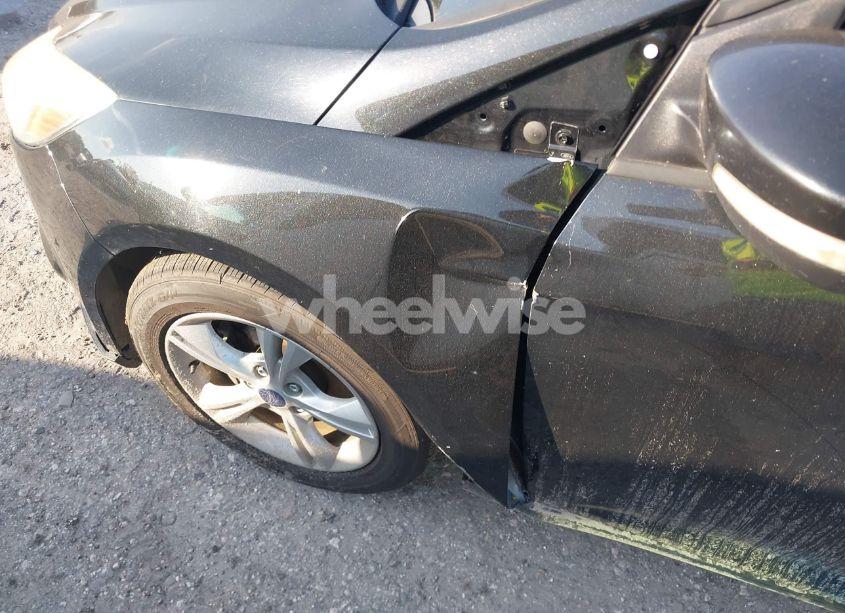 Photo 12 of 2014 Ford Focus SE (VIN 1FADP3F24EL340254)