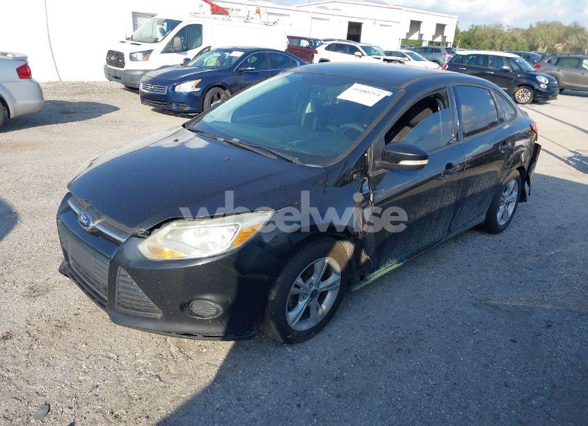 Photo 2 of 2014 Ford Focus SE (VIN 1FADP3F24EL340254)