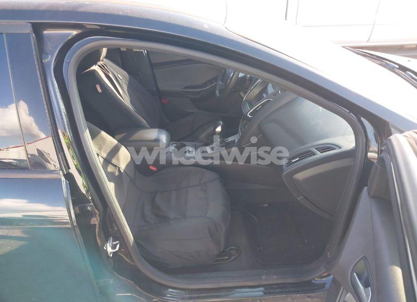 Photo 5 of 2014 Ford Focus SE (VIN 1FADP3F24EL340254)