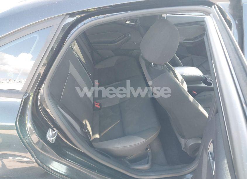 Photo 8 of 2014 Ford Focus SE (VIN 1FADP3F24EL340254)