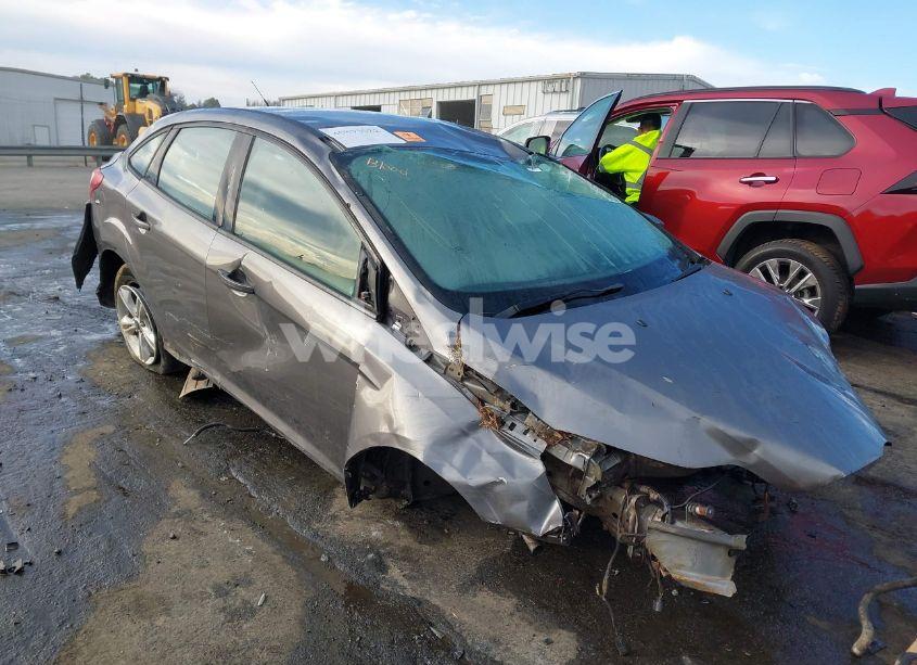 2014 Ford Focus SE (VIN 1FADP3F24EL359760) main photo