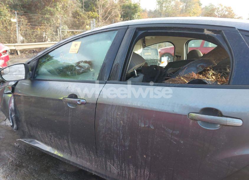 Photo 13 of 2014 Ford Focus SE (VIN 1FADP3F24EL359760)