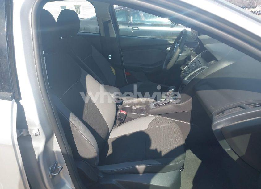 Photo 5 of 2014 Ford Focus SE (VIN 1FADP3F24EL361007)