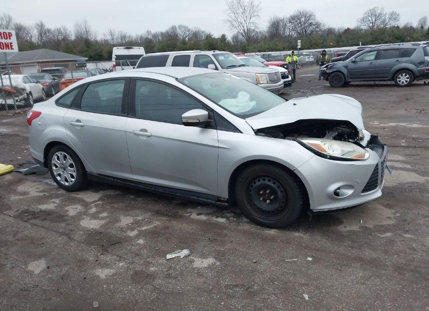 Photo 13 of 2014 Ford Focus SE (VIN 1FADP3F24EL364490)