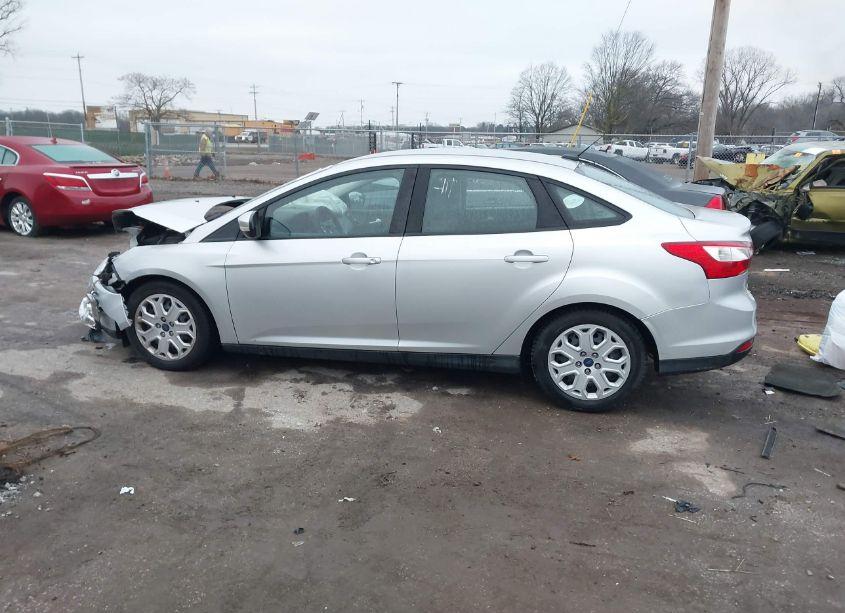 Photo 14 of 2014 Ford Focus SE (VIN 1FADP3F24EL364490)