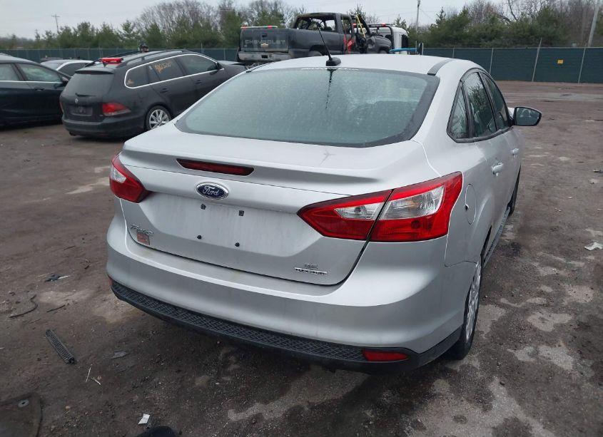 Photo 4 of 2014 Ford Focus SE (VIN 1FADP3F24EL364490)