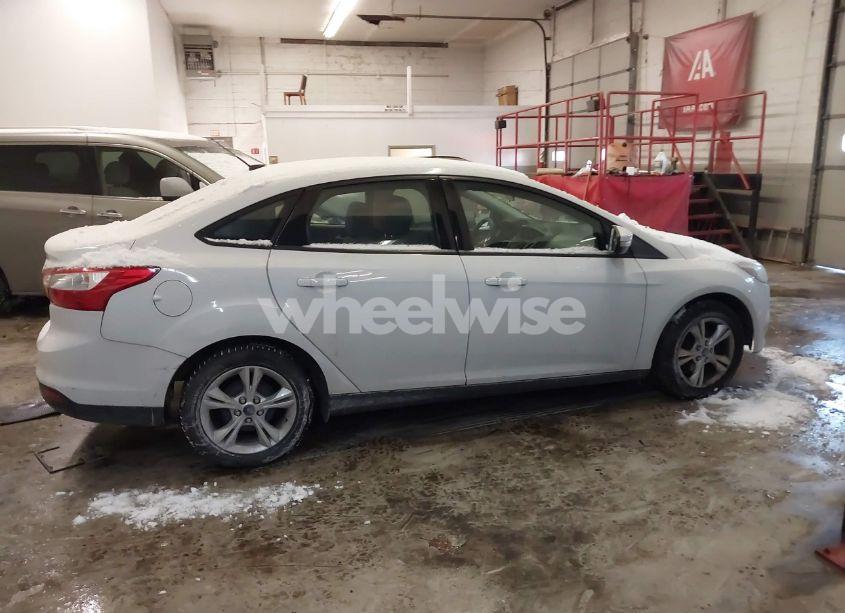 Photo 13 of 2014 Ford Focus SE (VIN 1FADP3F24EL366725)