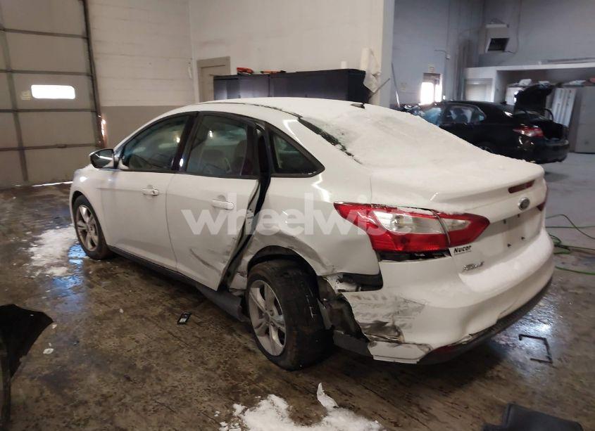 Photo 3 of 2014 Ford Focus SE (VIN 1FADP3F24EL366725)
