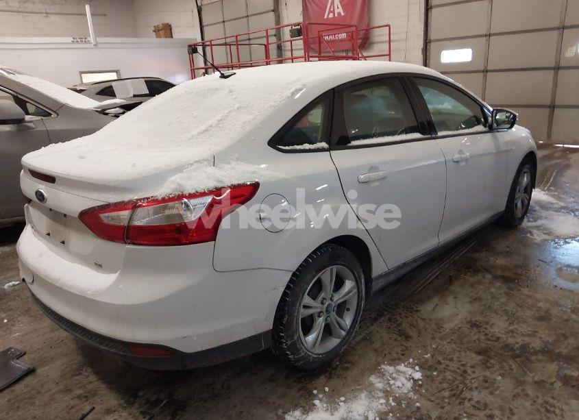 Photo 4 of 2014 Ford Focus SE (VIN 1FADP3F24EL366725)