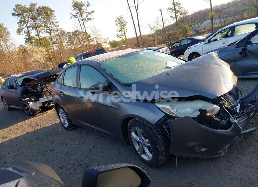 Photo 12 of 2014 Ford Focus SE (VIN 1FADP3F24EL370113)