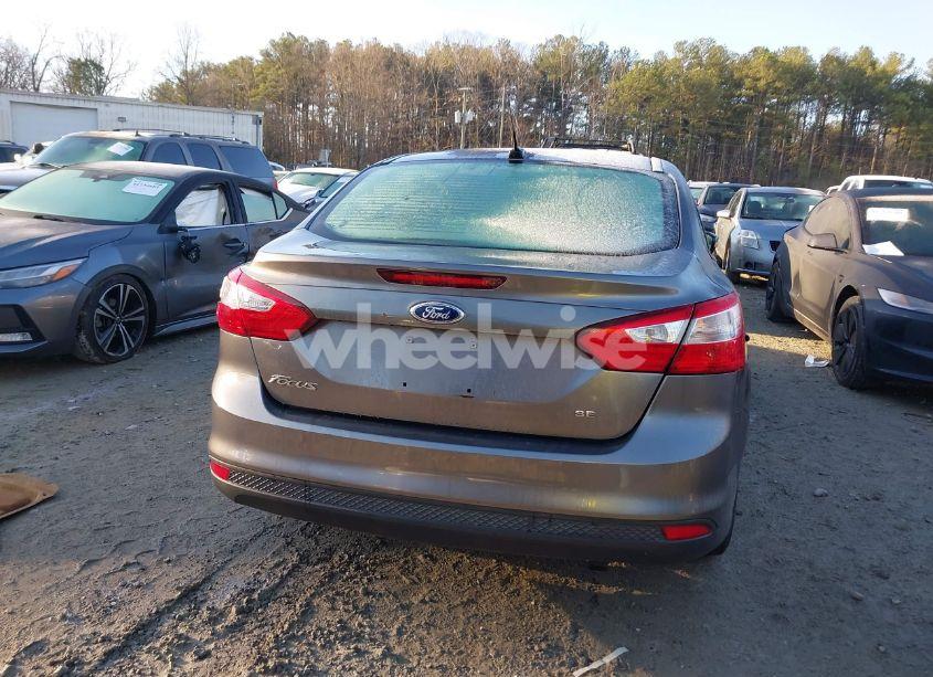 Photo 15 of 2014 Ford Focus SE (VIN 1FADP3F24EL370113)
