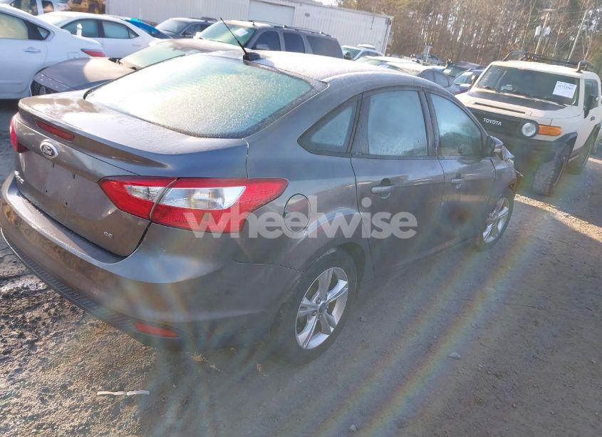 Photo 4 of 2014 Ford Focus SE (VIN 1FADP3F24EL370113)