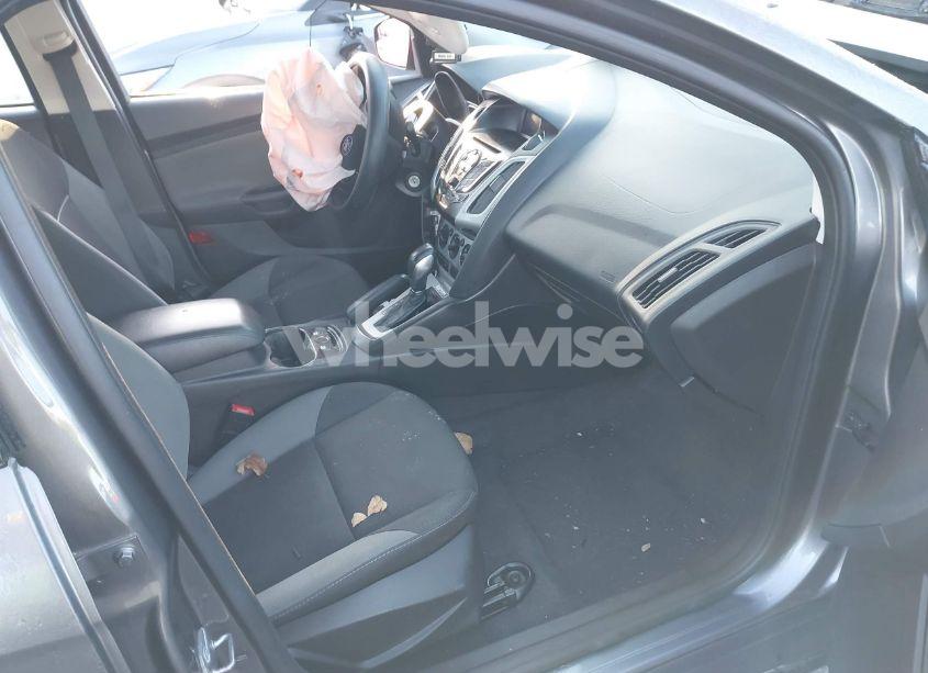 Photo 5 of 2014 Ford Focus SE (VIN 1FADP3F24EL370113)