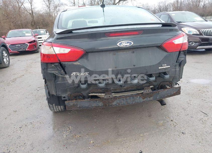 Photo 12 of 2014 Ford Focus SE (VIN 1FADP3F24EL370628)