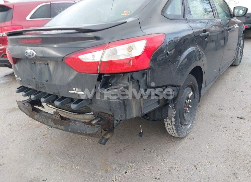 Photo 13 of 2014 Ford Focus SE (VIN 1FADP3F24EL370628)