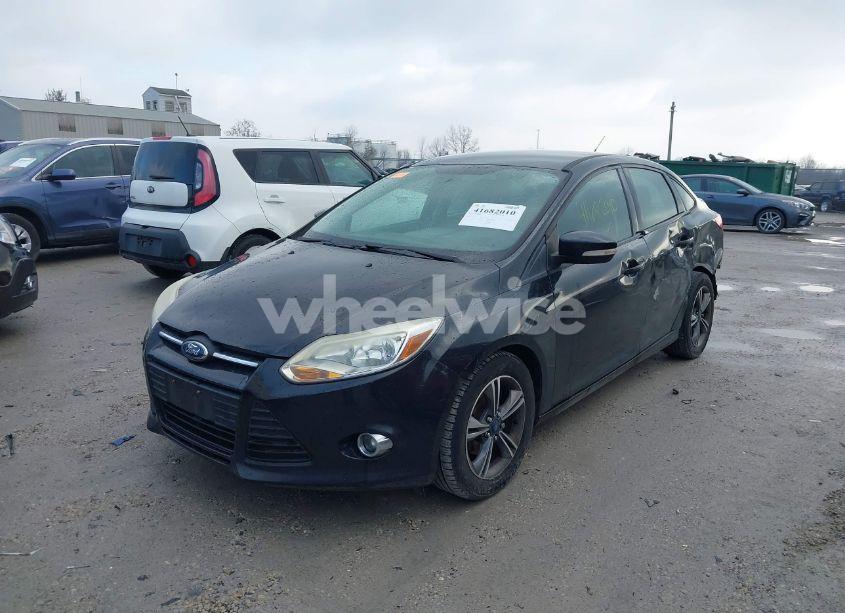 Photo 2 of 2014 Ford Focus SE (VIN 1FADP3F24EL370628)