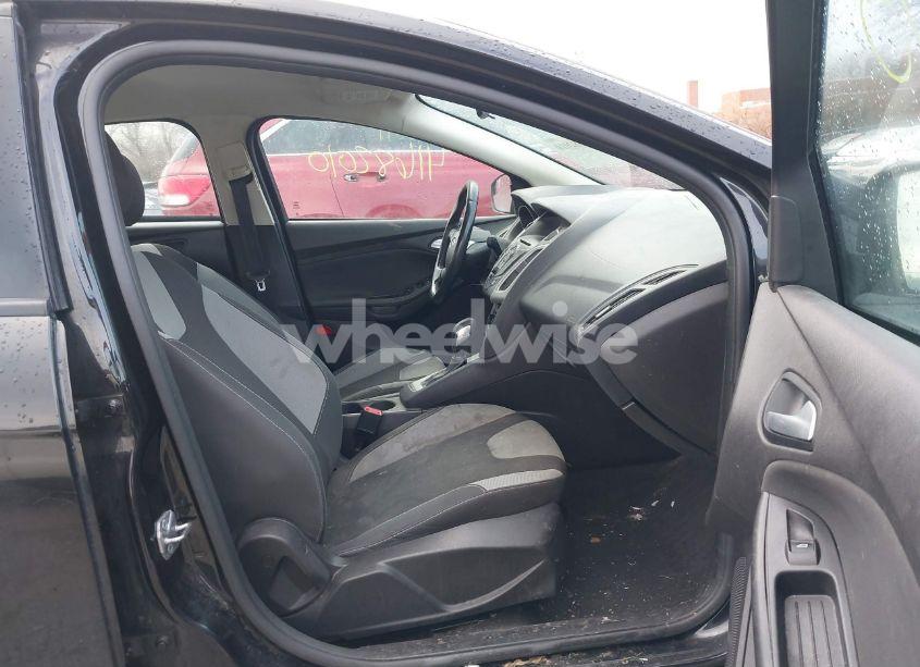 Photo 5 of 2014 Ford Focus SE (VIN 1FADP3F24EL370628)