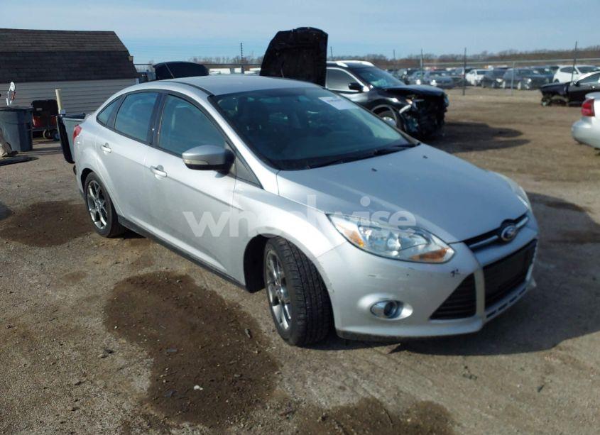 2014 Ford Focus SE (VIN 1FADP3F24EL371357) main photo