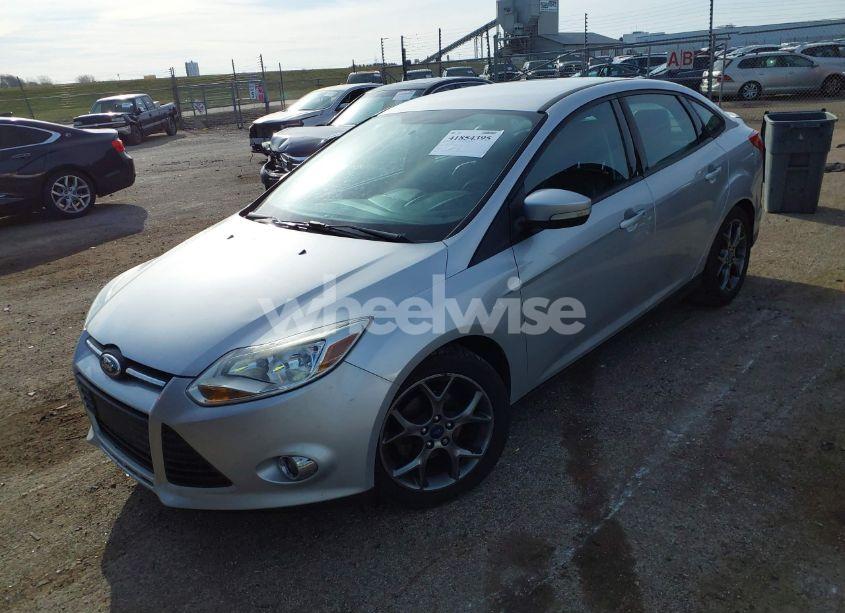 Photo 2 of 2014 Ford Focus SE (VIN 1FADP3F24EL371357)